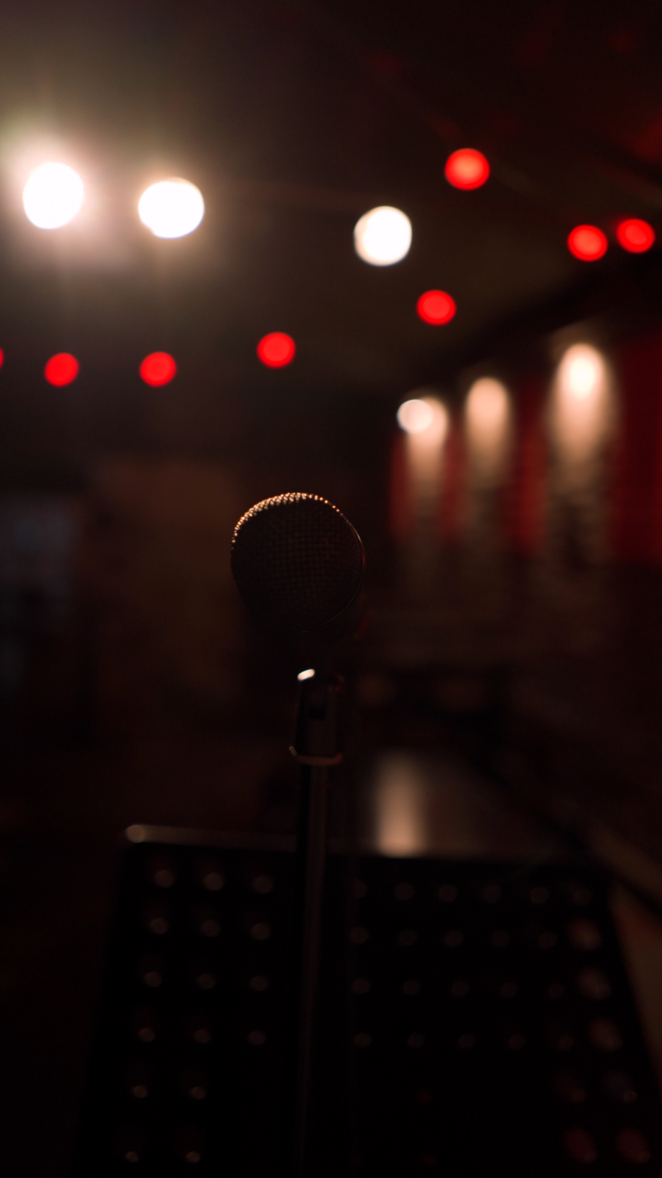 Interior de Rocket Live Bar
